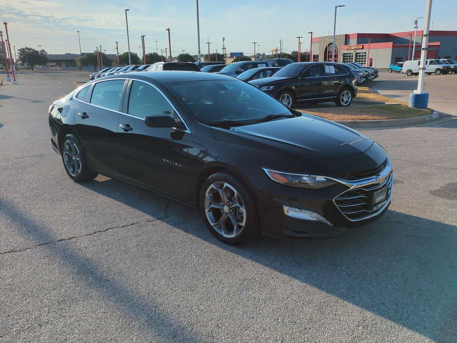 Used 2020 Chevrolet Malibu LT FWD image 2