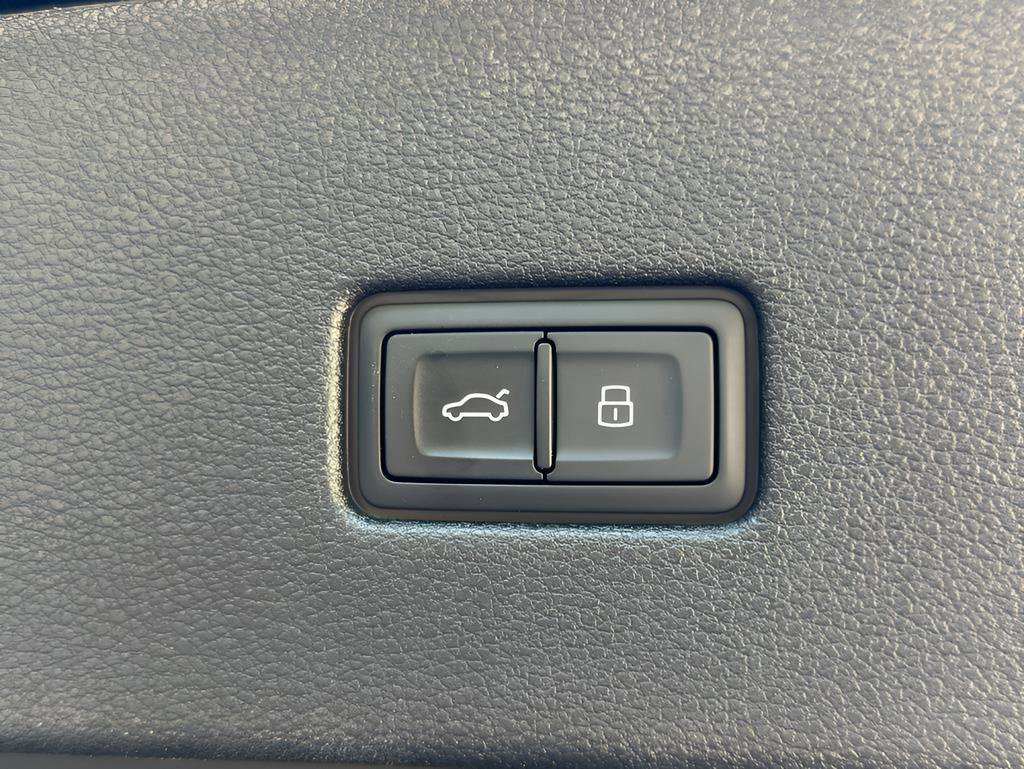 Used 2026 Audi SQ8 Prestige w/ Prestige Package AWD/4WD image 65