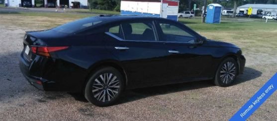 Used 2025 Nissan Altima 2.5 SV AWD/4WD image 4