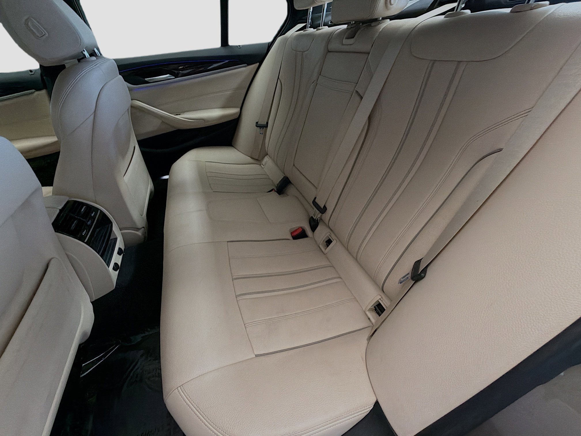 Used 2019 BMW 530e w/ Luxury Package RWD image 13