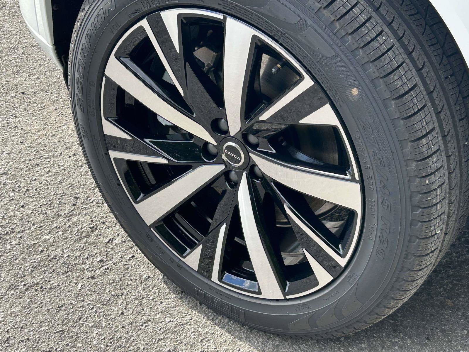 New 2026 Volvo XC90 B5 Core AWD/4WD image 9