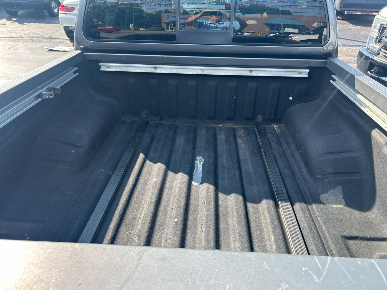 Used 2018 Nissan Frontier PRO-4X image 11