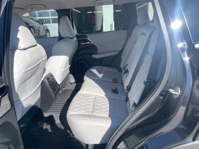Used 2022 Mitsubishi Outlander SEL AWD/4WD image 28