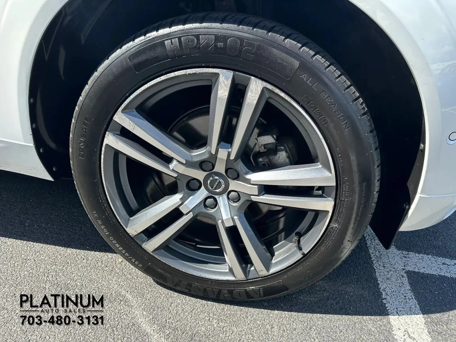 Used 2019 Volvo XC60 T5 Momentum w/ Multimedia Package AWD/4WD image 20