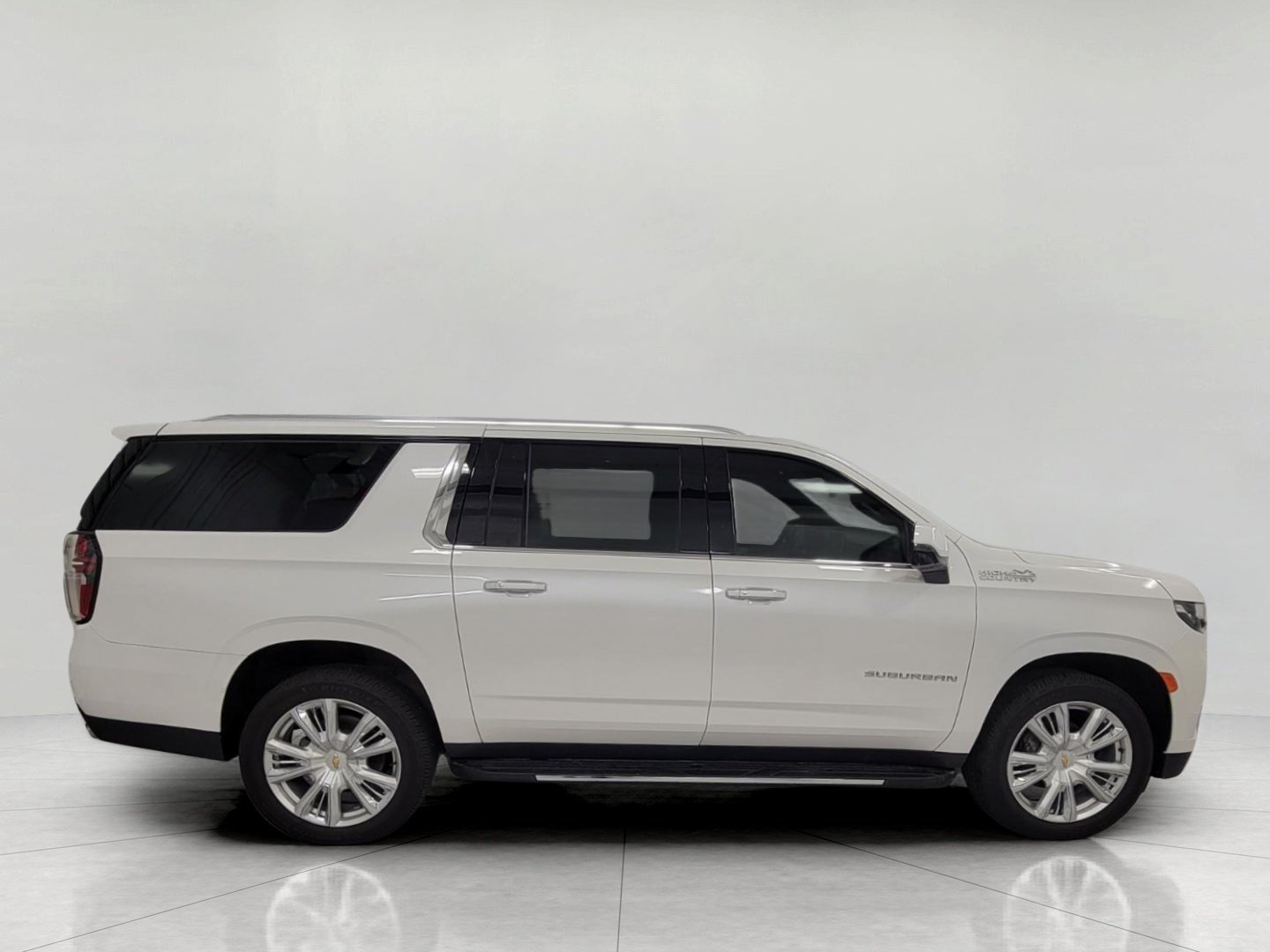 Used 2023 Chevrolet Suburban High Country AWD/4WD image 40