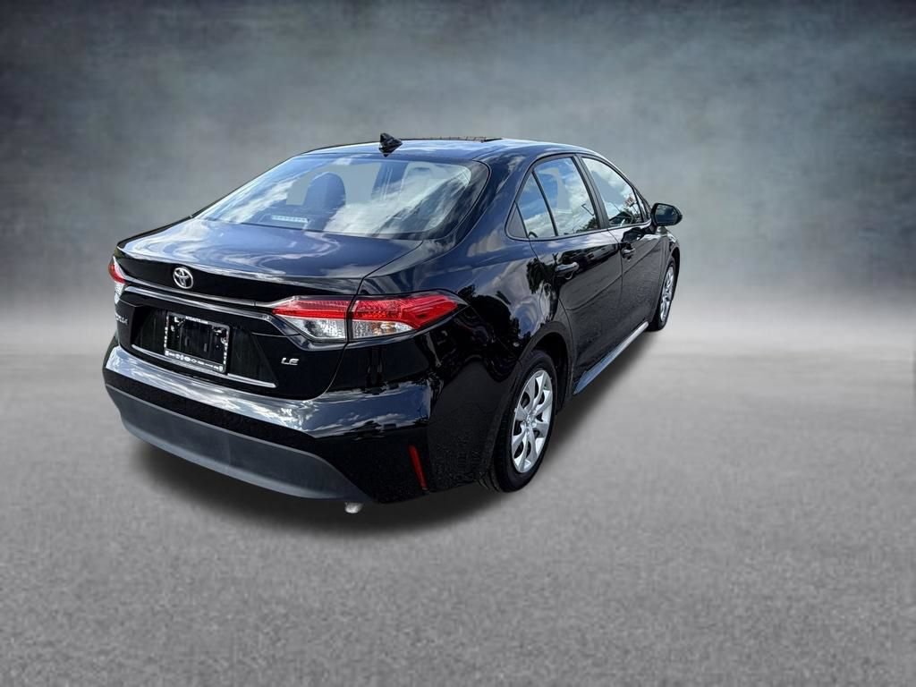 Used 2025 Toyota Corolla LE FWD image 5