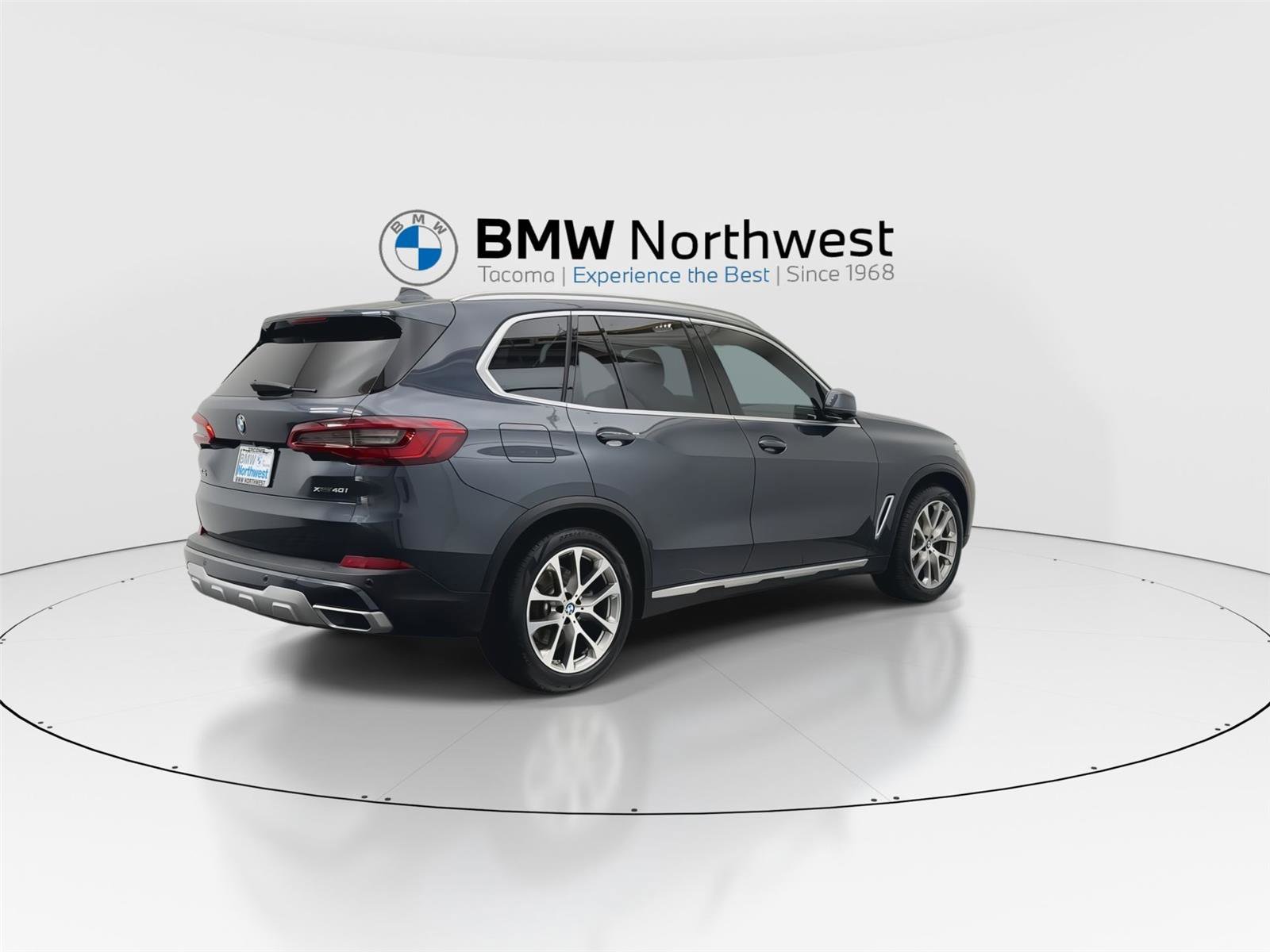 Used 2019 BMW X5 xDrive40i w/ Premium Package 2 AWD/4WD image 3