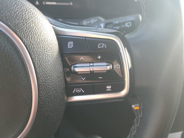 Used 2024 Kia Sorento S image 22