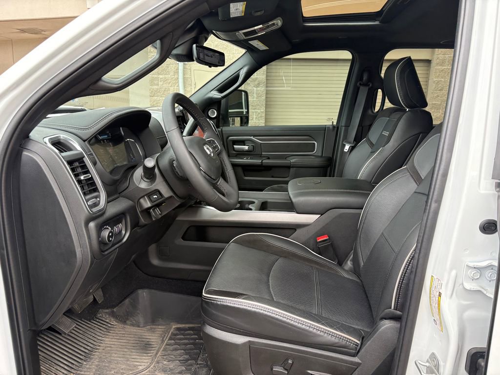 Used 2025 RAM 3500 Laramie image 16