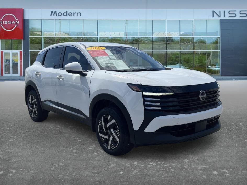 Certified 2025 Nissan Kicks SV w/ Illumination Package FWD image 3