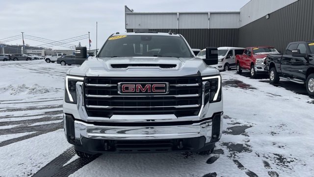 Used 2024 GMC Sierra 2500 SLE w/ SLE Convenience Package image 9