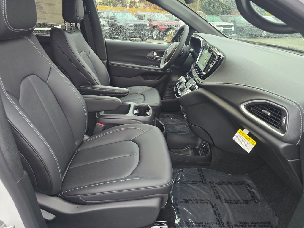 New 2026 Chrysler Pacifica Select image 25