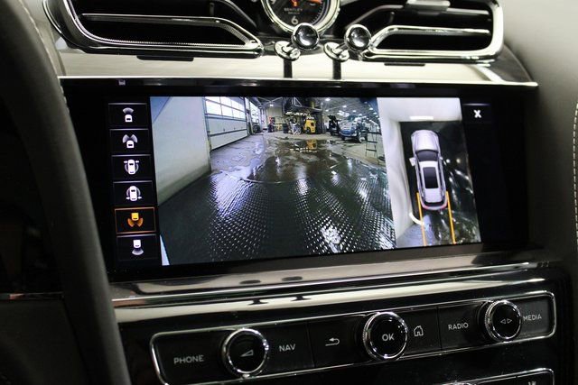 Used 2023 Bentley Bentayga Extended Wheelbase image 34