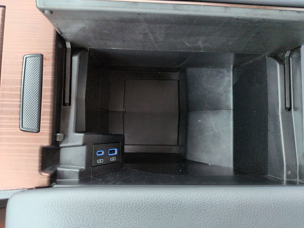 Used 2024 Toyota Sienna LE FWD image 26