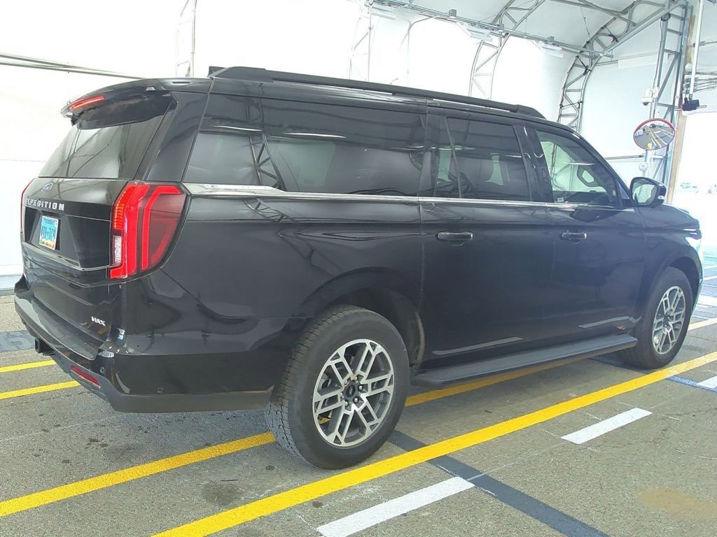 Used 2025 Ford Expedition Max Active image 4