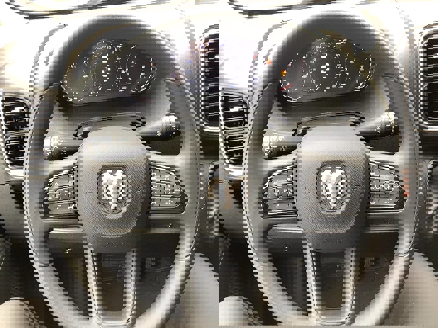 New 2025 RAM ProMaster 1500 w/ Quick Order Package 22G SLT image 12