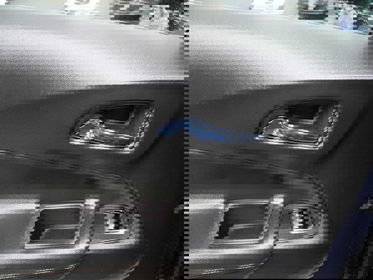 Used 2022 Chevrolet Equinox Premier image 24