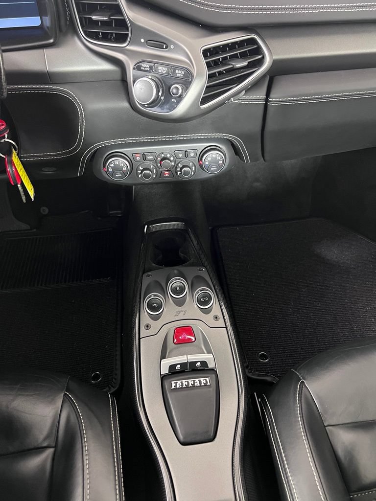 Used 2013 Ferrari 458 Italia Coupe RWD image 29
