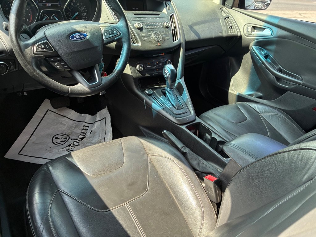Used 2015 Ford Focus SE w/ Equipment Group 201A FWD image 21