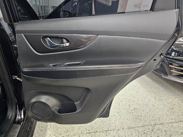 Used 2018 Nissan Rogue SV AWD/4WD image 30