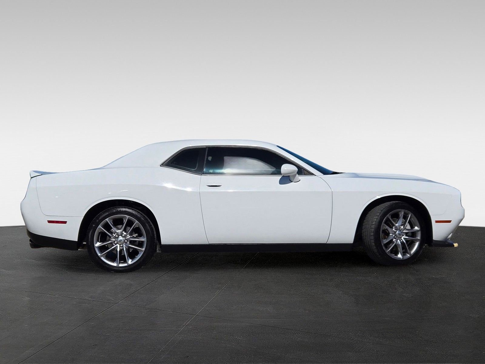Used 2022 Dodge Challenger GT AWD/4WD image 3