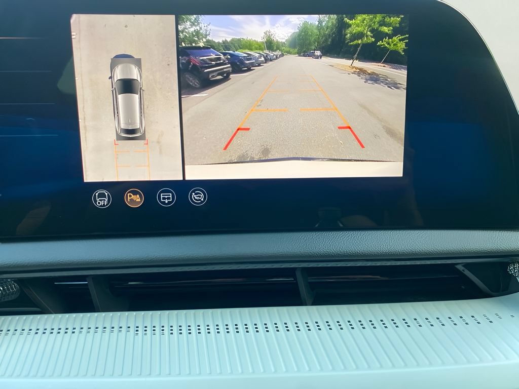 Used 2025 Cadillac Optiq Luxury 2 w/ LPO, Floor Liner Package AWD/4WD image 23