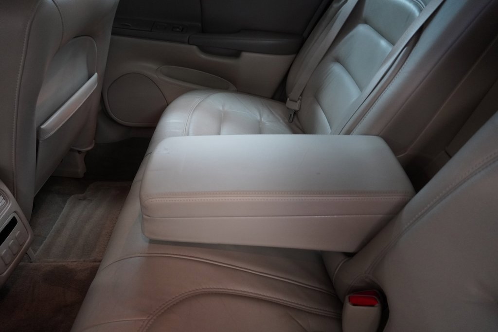 Used 2000 Cadillac De Ville w/ Comfort/Convenience Pkg image 26