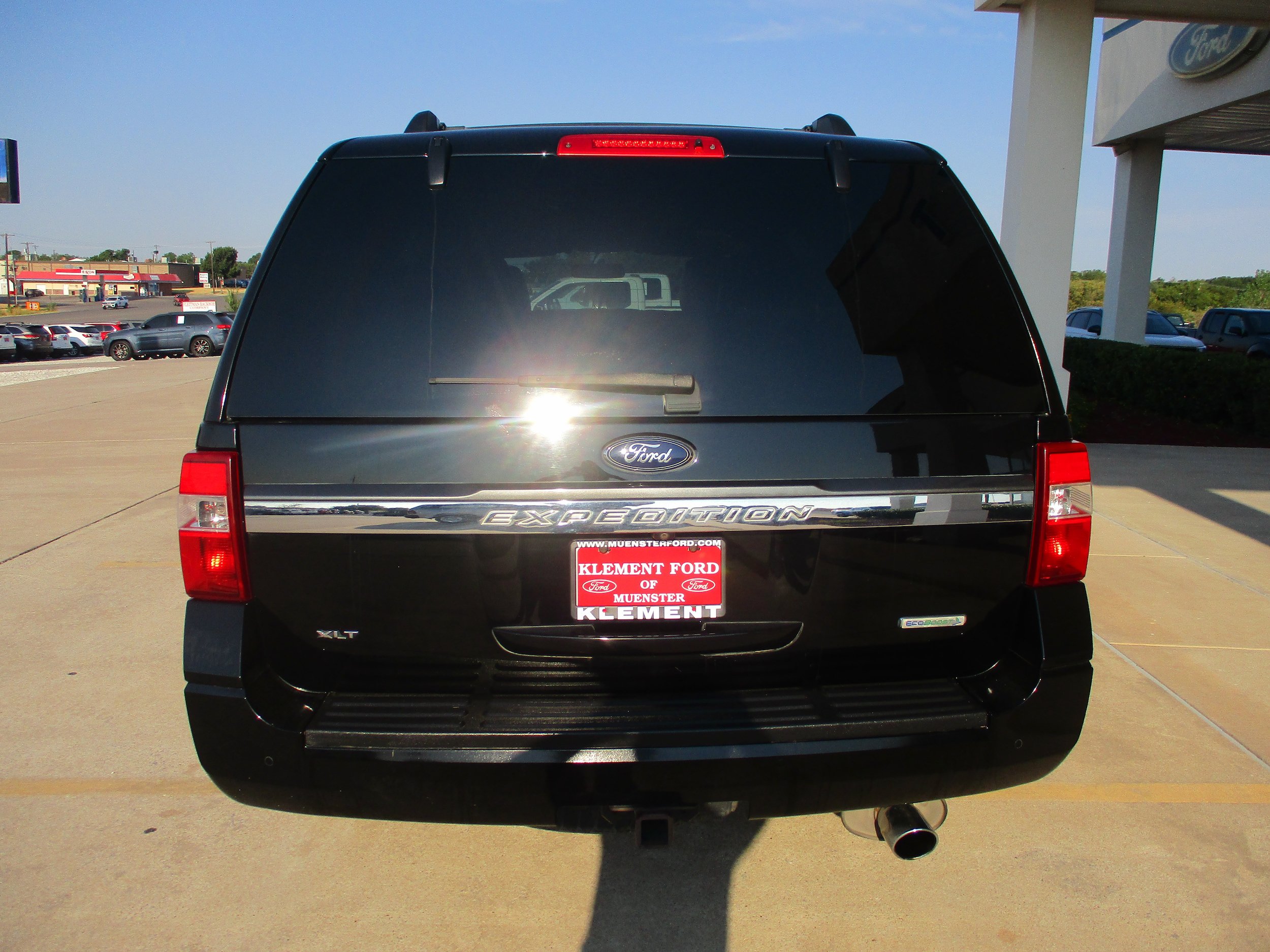 Used 2016 Ford Expedition XLT w/ Equipment Group 202A RWD image 7