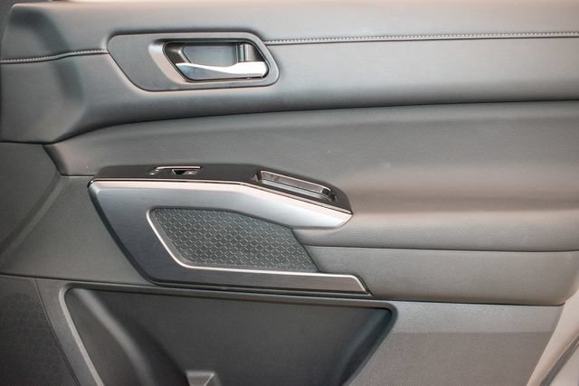 Used 2026 Nissan Pathfinder SL AWD/4WD image 11