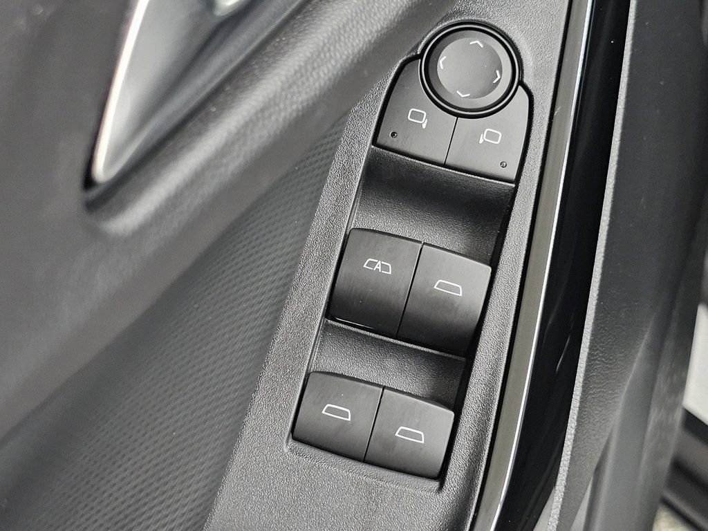 Used 2026 Chevrolet Equinox LT w/ Safety and Technology Package FWD image 30
