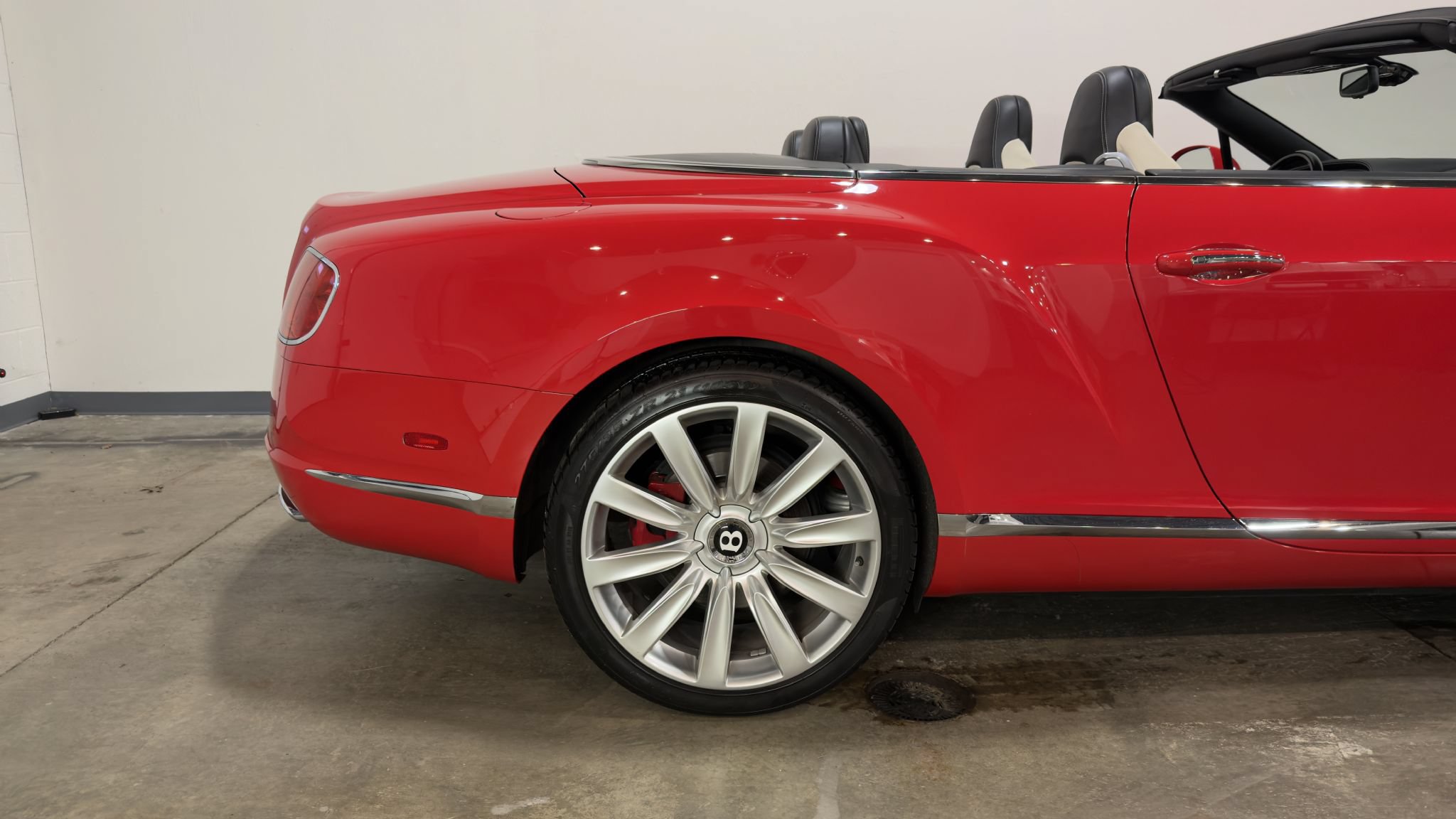 Used 2015 Bentley Continental GT image 12