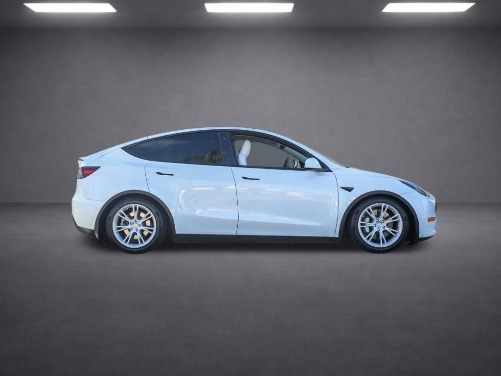 Used 2023 Tesla Model Y Long Range image 3