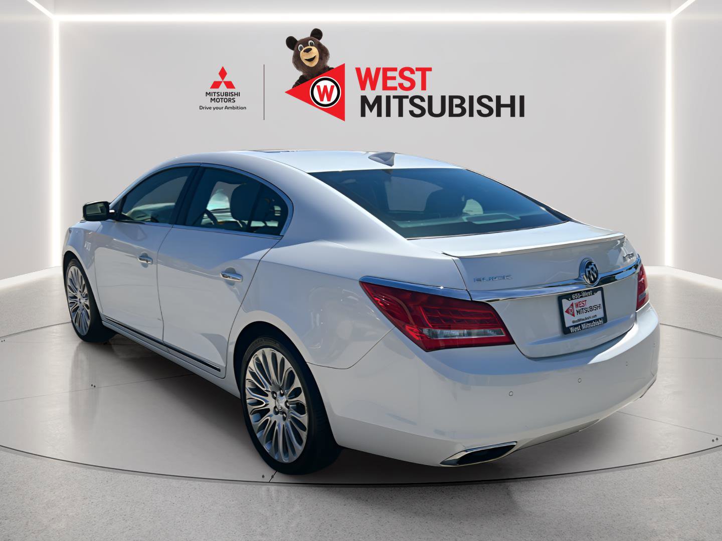 Used 2016 Buick LaCrosse Premium w/ Driver Confidence Package #1 FWD image 4