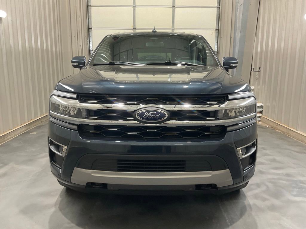 Used 2024 Ford Expedition Max Limited AWD/4WD image 2