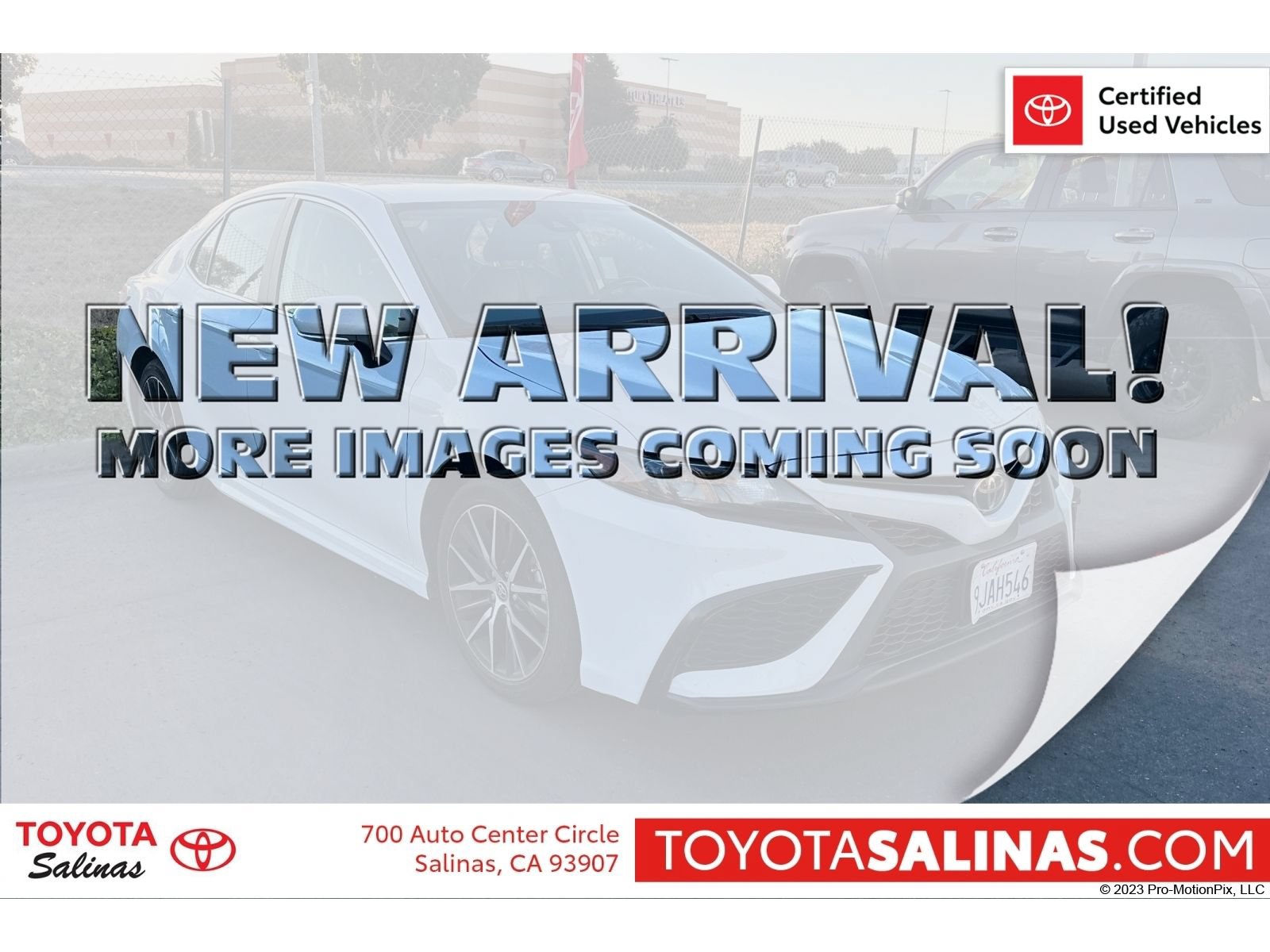 Used 2024 Toyota Camry SE FWD image 1