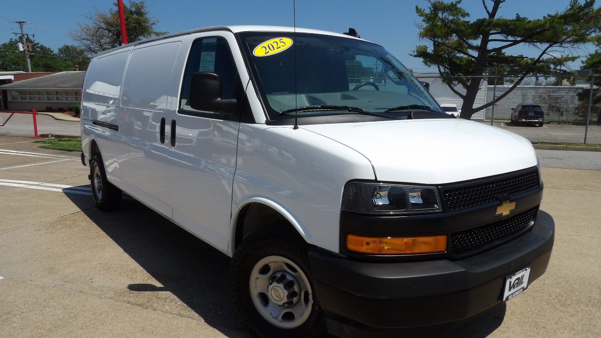 Used 2025 Chevrolet Express 2500 Extended w/ Driver Convenience Package RWD image 1
