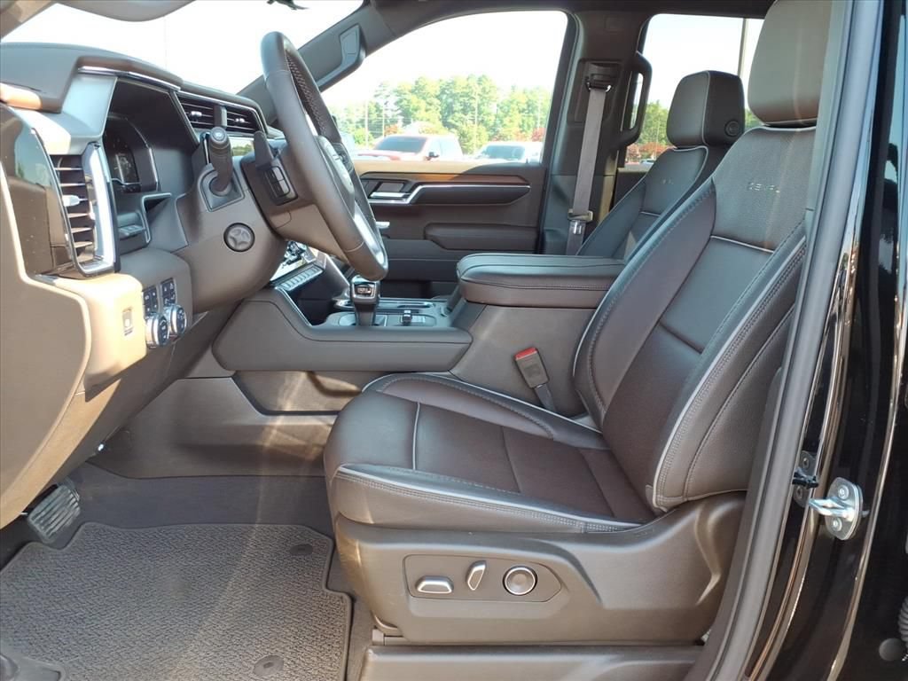 Used 2025 GMC Sierra 1500 Denali w/ Denali Reserve Package AWD/4WD image 3