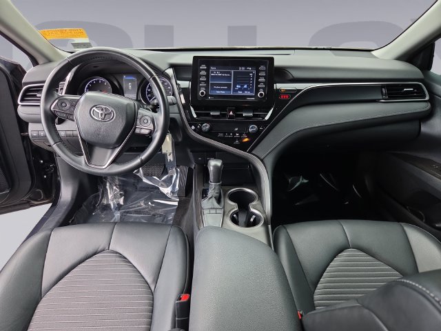 Used 2024 Toyota Camry SE FWD image 12
