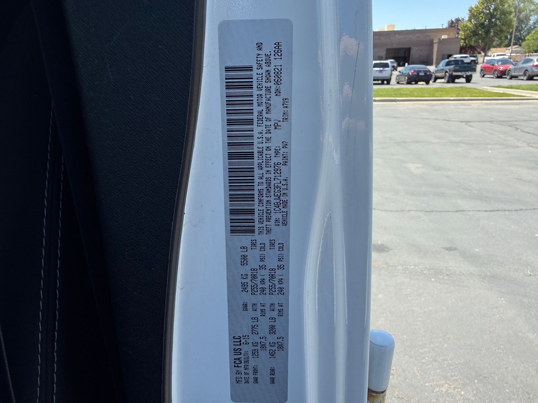 Used 2015 Jeep Wrangler Unlimited Sahara w/ Connectivity Group AWD/4WD image 32