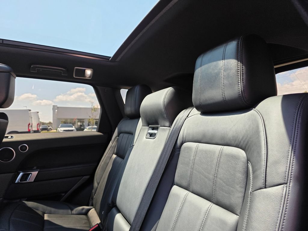 Used 2022 Land Rover Range Rover Sport SE AWD/4WD image 17