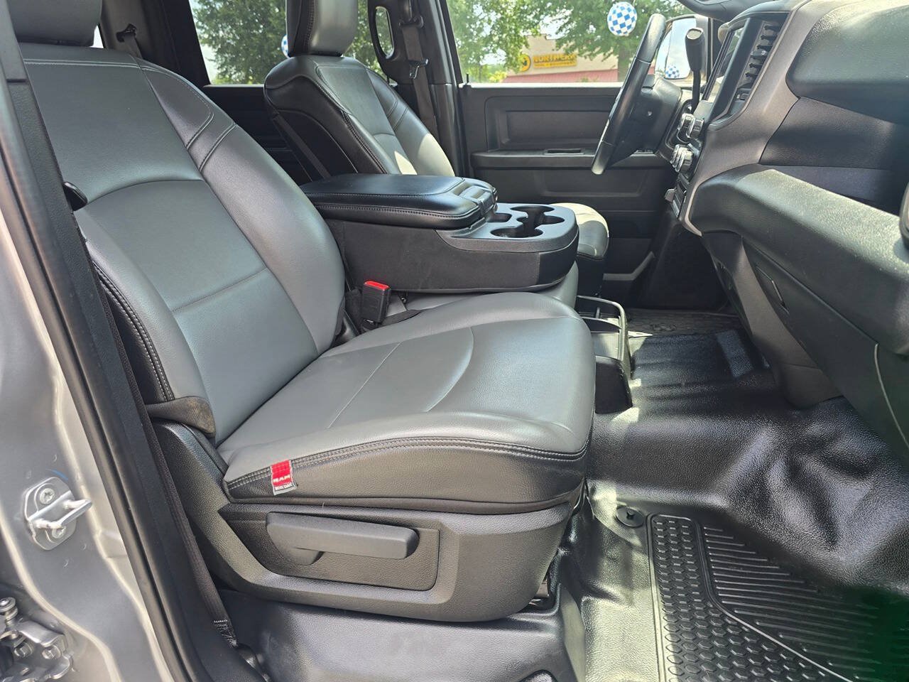 Used 2022 RAM 4500 Tradesman w/ Chrome Appearance Group AWD/4WD image 22