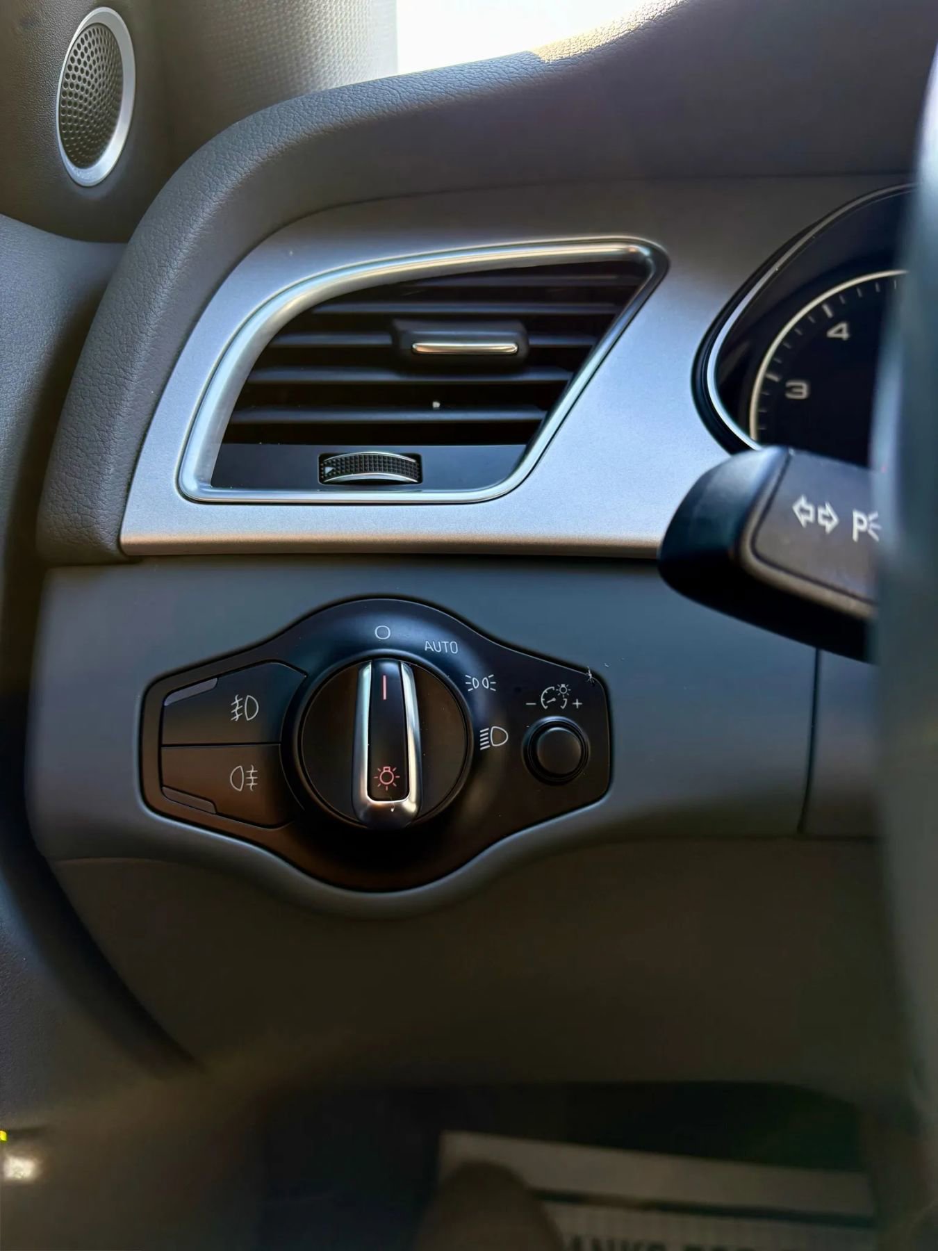 Used 2016 Audi A4 2.0T Premium Plus w/ Technology Package image 39