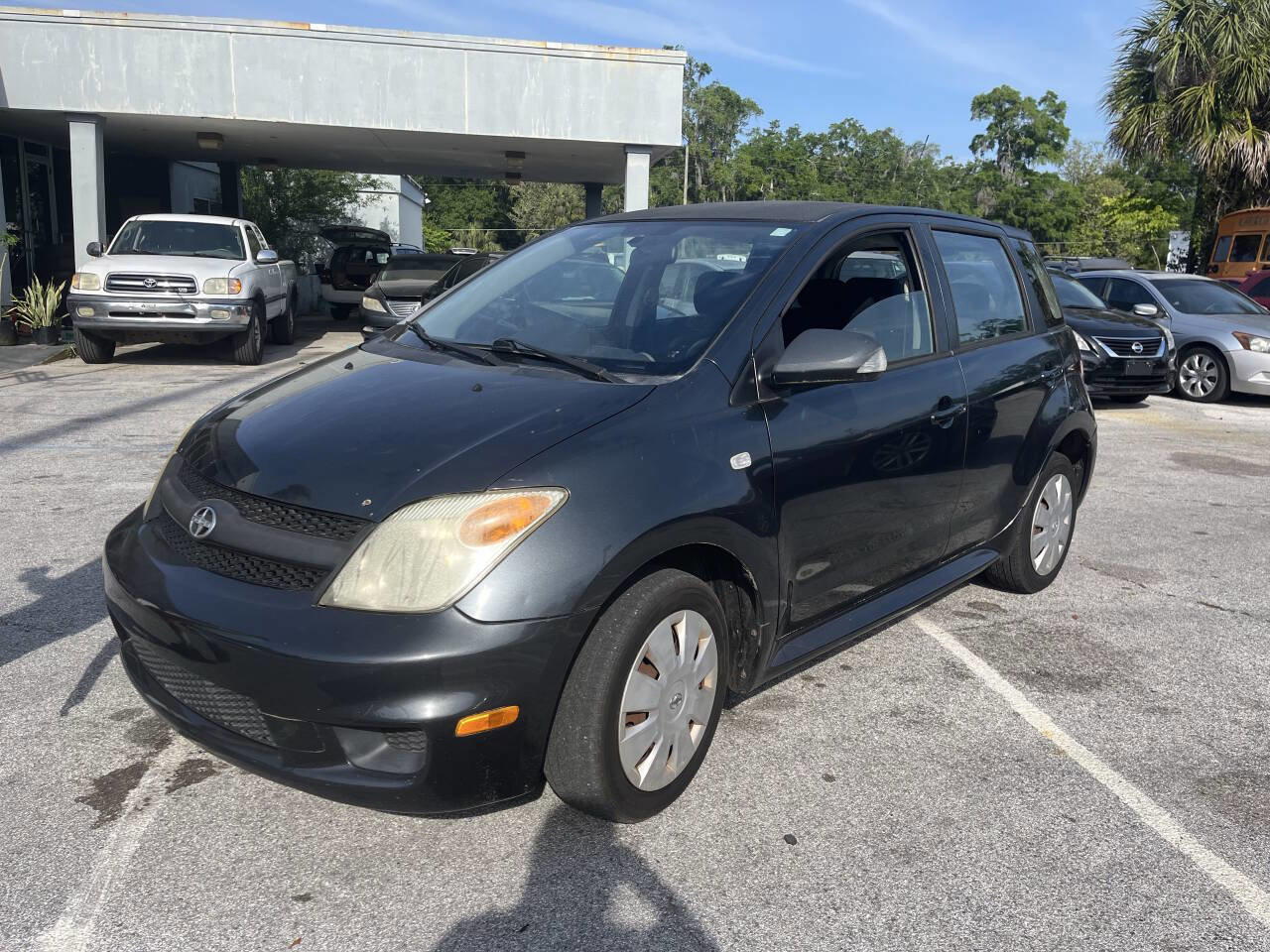 Used 2006 Scion xA Base 4dr Hatchback w/Automatic image 2
