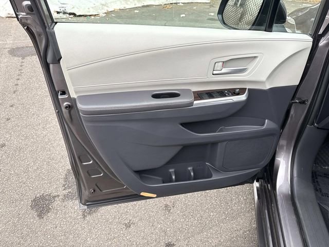 Used 2021 Toyota Sienna XLE w/ XLE Plus Package image 13