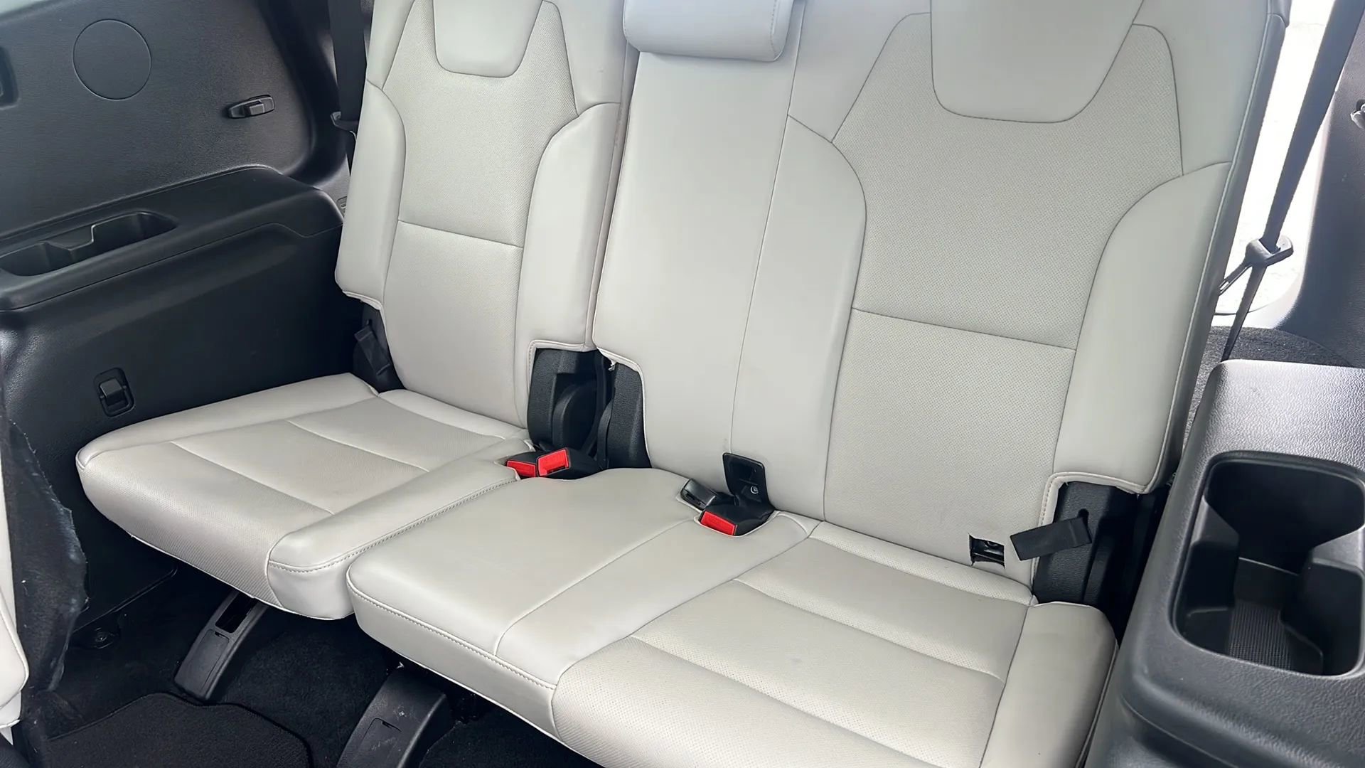 Used 2021 Kia Telluride S FWD image 25