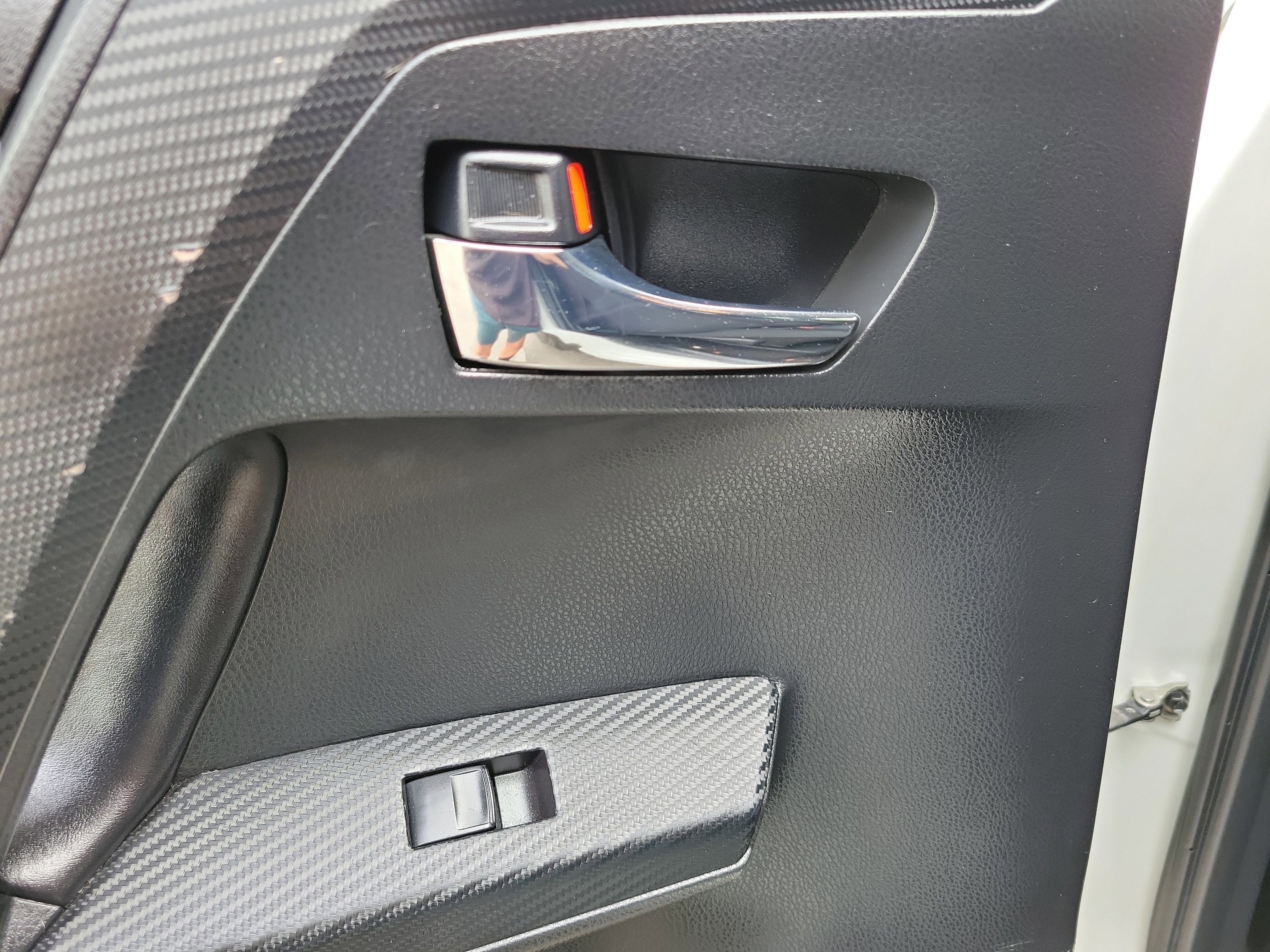 Used 2018 Toyota RAV4 XLE image 25