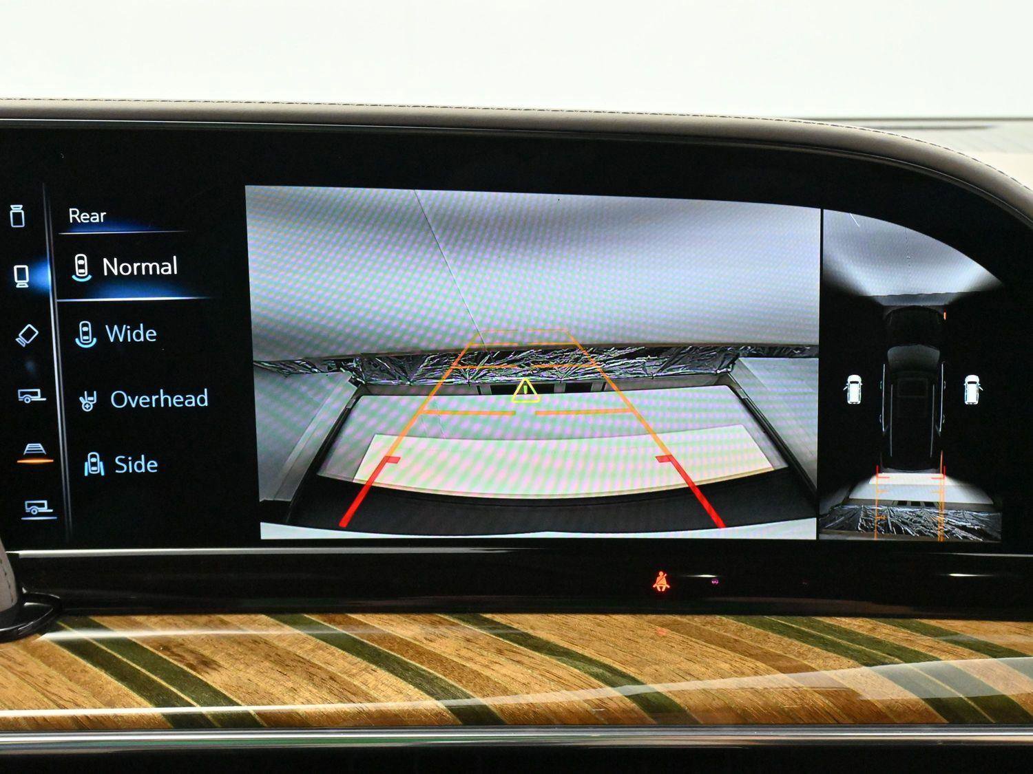 Certified 2022 Cadillac Escalade ESV Sport Platinum w/ Heavy-Duty Trailer Package image 26