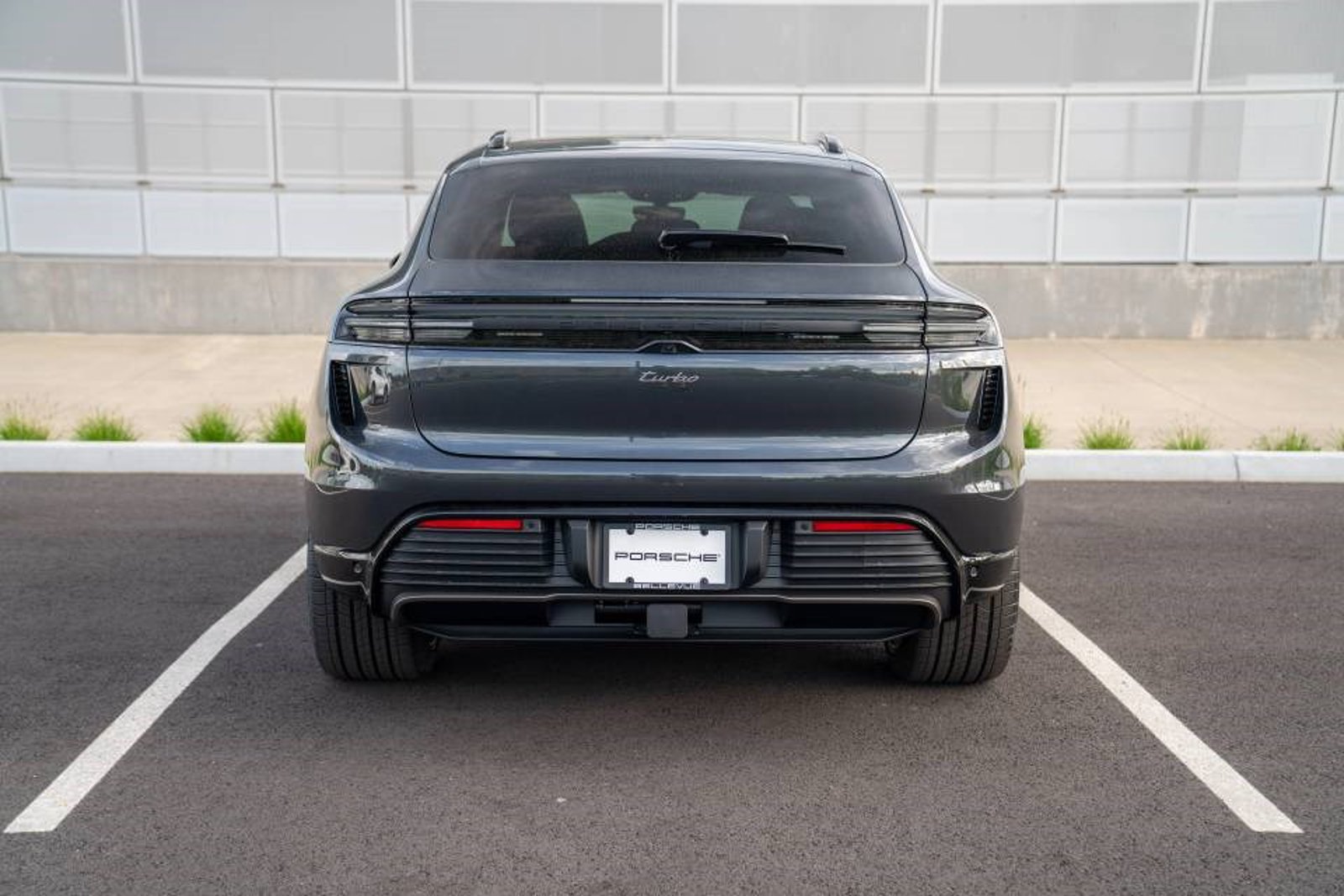 New 2026 Porsche Macan Turbo Electric AWD/4WD image 7