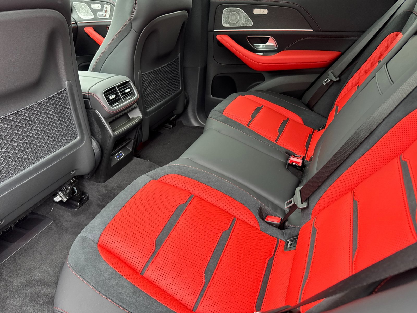 New 2026 Mercedes-Benz GLE 53 AMG 4MATIC Coupe image 9