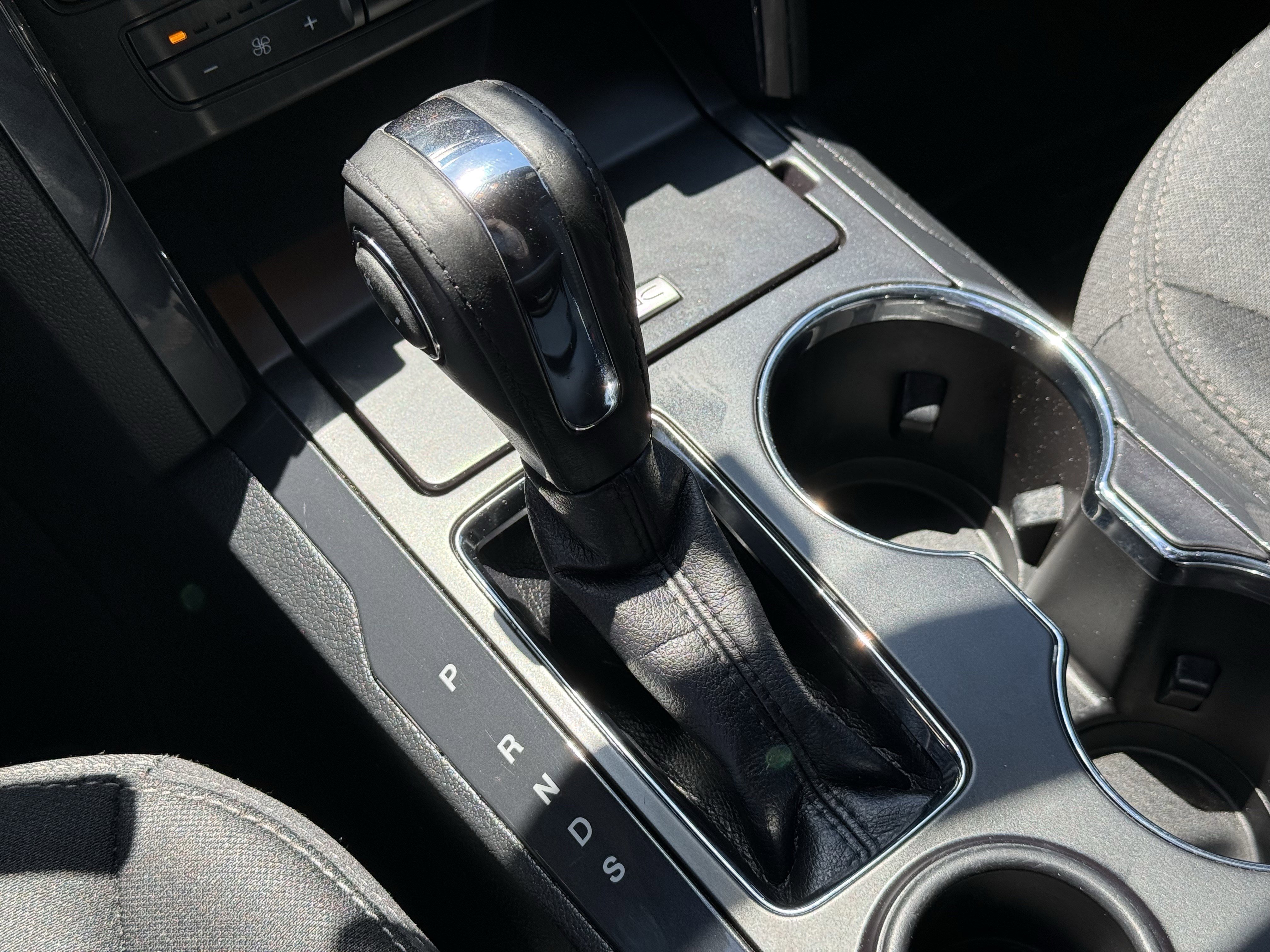 Used 2018 Ford Explorer XLT image 23